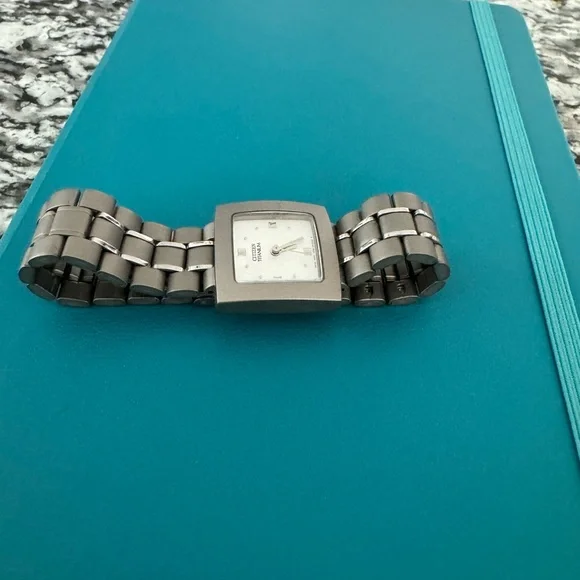 Watch - Picture 3 of 4